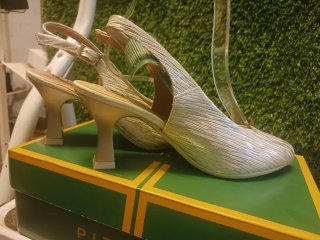 Zapato destalonado plateado
