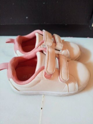 Botines blancos y rosas talla 23