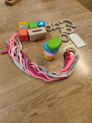 Cesta sensorial para bebés