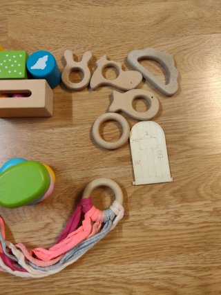 Cesta sensorial para bebés