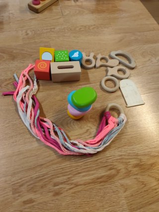 Cesta sensorial para bebés
