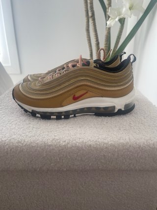 Nike Air Max 97 doradas