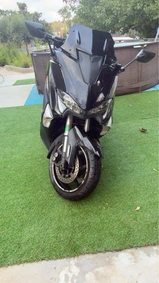 YAMAHA TMAX 530 NEGRA Y MATE 2017 ITV HASTA 2028