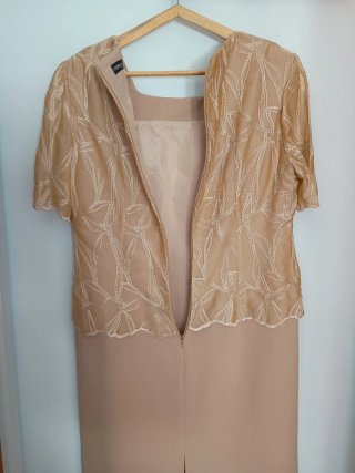 Vestido vintage para eventos.