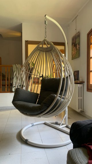 Silla Colgante Mimbre y Tela Gris