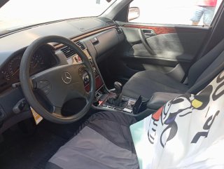 Mercedes-Benz  GL 210