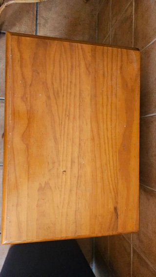 Mesita de noche de madera pino