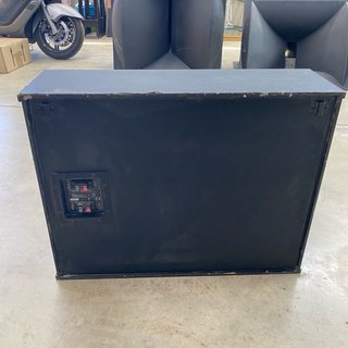 Caja KCS vacía para 15” y difusor de agudos