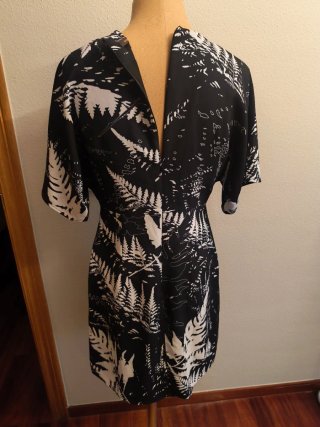 Vestido estampado hojas negro y blanco