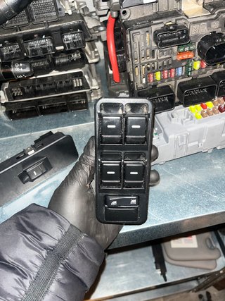 Alzacristalli Range Rover Sport L320 05-13