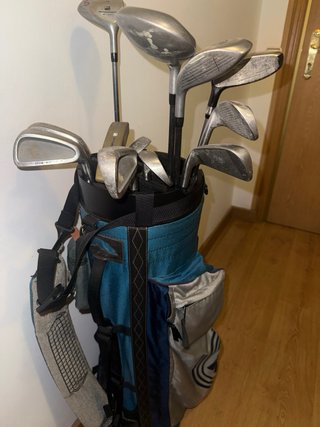 Bolsa con palos de golf
