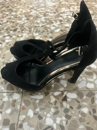 Zapatos de tacón negros