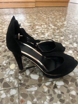 Zapatos de tacón negros