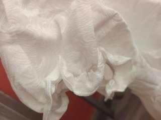 Blusa blanca con volantes