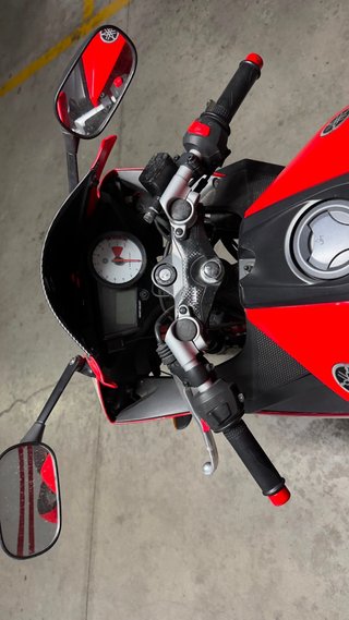 Yamaha YZF-R125 - Moto Deportiva