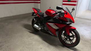 Yamaha YZF-R125 - Moto Deportiva