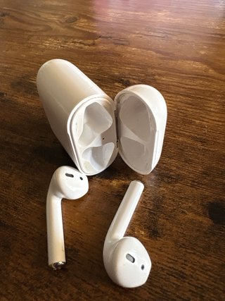 Airpods Apple Blancos (Defectuoso)