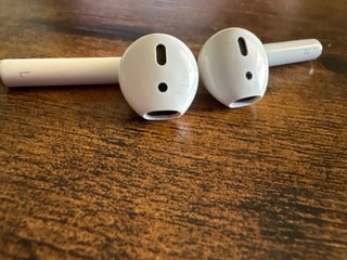 Airpods Apple Blancos (Defectuoso)