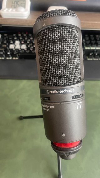 Micrófono Audio-Technica AT2020USB+ Trípode