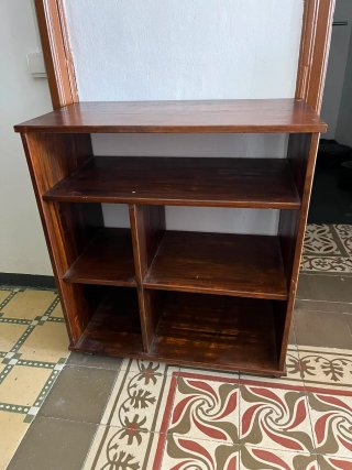 Estantería de madera modular