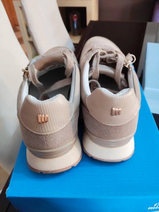 Zapatillas Beige y Doradas