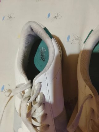 Zapatillas blancas y grises talla 43