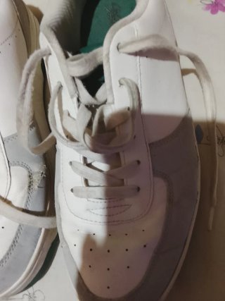 Zapatillas blancas y grises talla 43