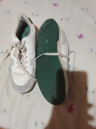 Zapatillas blancas y grises talla 43