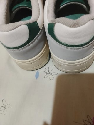Zapatillas blancas y grises talla 43
