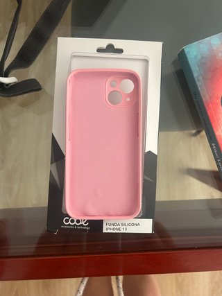 Funda rosa Cool iPhone 13 sin usar