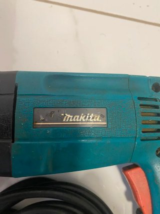 Taladro percutor Makita