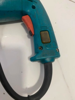 Taladro percutor Makita