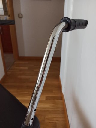 Andador plegable, 2 ruedas con asiento mullido