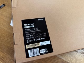 Chuwi Unibook Intel 3 304 256GB SSD 8GB RAM Gris
