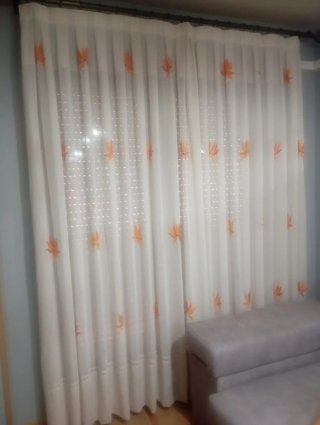 Cortina de Salón Blanca con Hojas Naranja