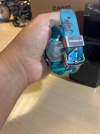 Reloj Casio G-SHOCK Plata y Turquesa