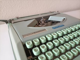 Máquina de escribir Hermes Baby