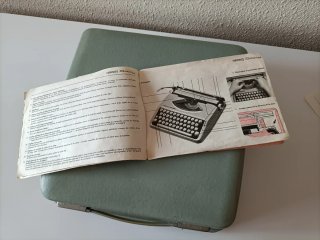 Máquina de escribir Hermes Baby