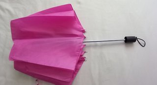 Paraguas plegable rosa