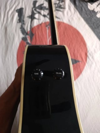 Guitarra electroacústica Strong