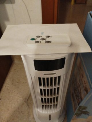 Ventilatore da terra bianco