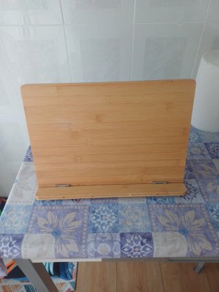 Atril de madera para libros