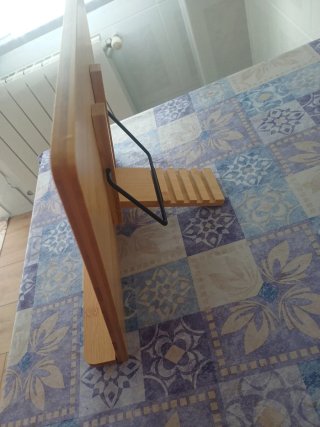 Atril de madera para libros