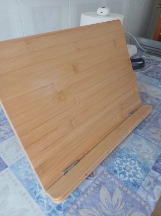 Atril de madera para libros