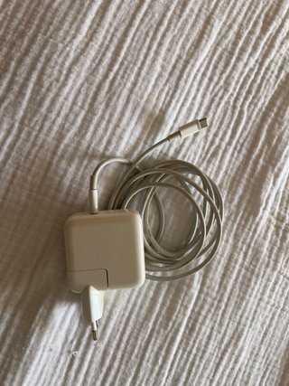 MacBook Air M1 Gris Incluye Cargador Original