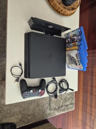 PS4 Slim 500GB + Mando + 5 Juegos + Soporte