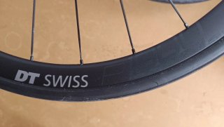 Llantas DT Swiss con cubiertas