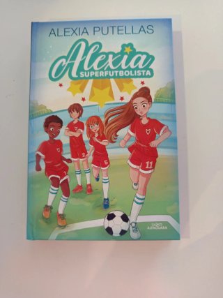 Alexia y las promesas del fútbol / Alexia and t...