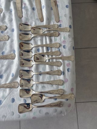 Juego cubiertos cucharas y tenedores etc. etc.
