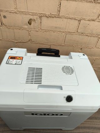 Nevera Eléctrica IGLOO 42L 12V/230V